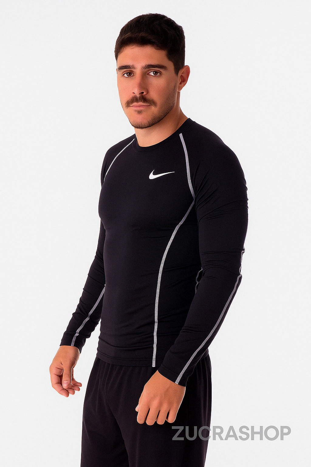Hombre con remeras térmicas